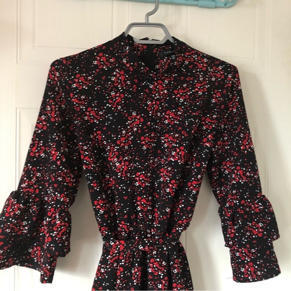 Dynamite Mock-neck tie-waist romper - Picture 10 of 13